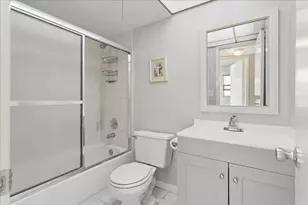 8510 Sunrise Lakes Blvd, Sunrise, FL 33322 - Photo 17