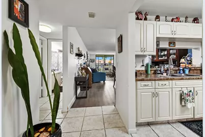 4725 Lucerne Lakes Boulevard E #202, Lake Worth, FL 33467 - Photo 3