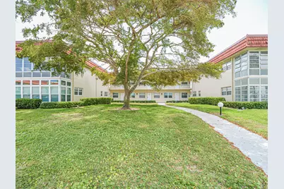 41 Woodland Drive #205, Vero Beach, FL 32962 - Photo 1