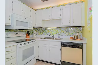 41 Woodland Drive #205, Vero Beach, FL 32962 - Photo 9