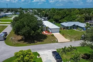 2742 SW Slade Pl, Port Saint Lucie, FL 34953 - Photo 11