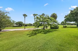 4 Country Club Cir, Village of Golf, FL 33436 - Photo 27