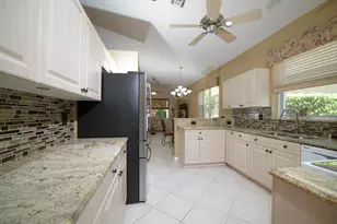 10052 Diamond Lake Dr, Boynton Beach, FL 33437 - Photo 5
