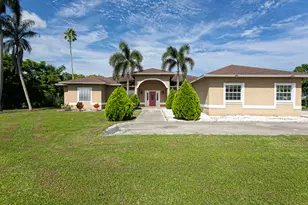 173 S Greenstar Ave, Pahokee, FL 33476 - Photo 1
