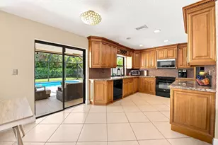 10666 NW 2nd Pl, Coral Springs, FL 33071 - Photo 13