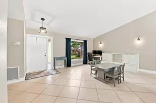 10666 NW 2nd Pl, Coral Springs, FL 33071 - Photo 3