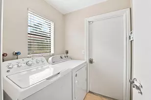 10666 NW 2nd Pl, Coral Springs, FL 33071 - Photo 31