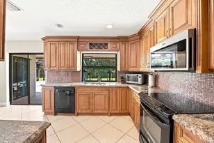 10666 NW 2nd Pl, Coral Springs, FL 33071 - Photo 17