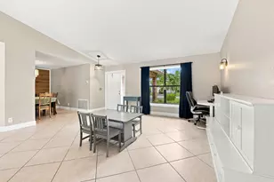 10666 NW 2nd Pl, Coral Springs, FL 33071 - Photo 5