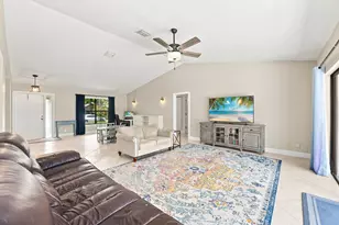 10666 NW 2nd Pl, Coral Springs, FL 33071 - Photo 9