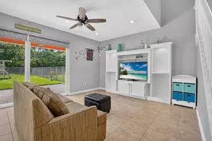9135 Dupont Pl, Wellington, FL 33414 - Photo 11