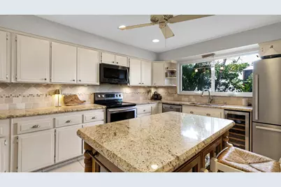 2750 NE 8th Court, Pompano Beach, FL 33062 - Photo 13