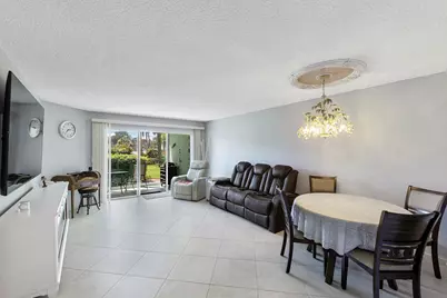 3590 Via Poinciana #107, Lake Worth, FL 33467 - Photo 3