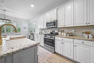 924 Deer Hvn Dr, The Acreage, FL 33470 - Photo 13
