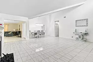 7918 Hibiscus Cir, Tamarac, FL 33321 - Photo 23