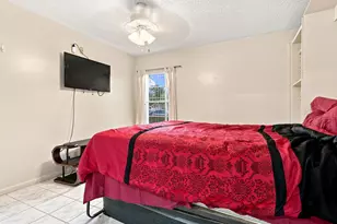 7918 Hibiscus Cir, Tamarac, FL 33321 - Photo 5