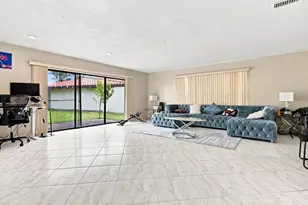 7918 Hibiscus Cir, Tamarac, FL 33321 - Photo 11
