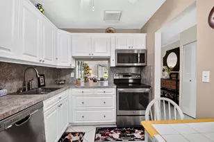 226 Lake Constance Dr, West Palm Beach, FL 33411 - Photo 5