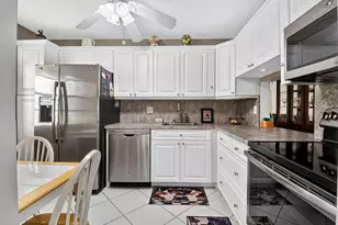 226 Lake Constance Dr, West Palm Beach, FL 33411 - Photo 3