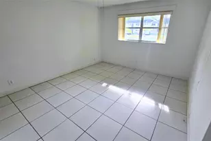 7801 Colony Circle S, Tamarac, FL 33321 - Photo 9