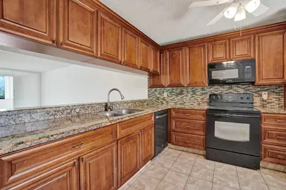 8030 Hampton Boulevard #106, North Lauderdale, FL 33068 - Photo 5