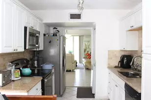 3425 Via Poinciana, Lake Worth, FL 33467 - Photo 5