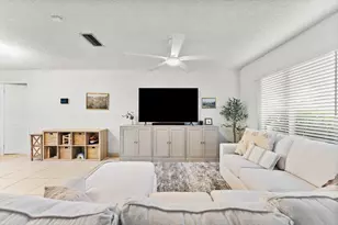 10661 NW 27th Ct, Sunrise, FL 33322 - Photo 11