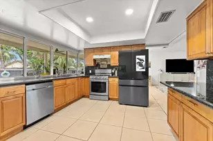 10661 NW 27th Ct, Sunrise, FL 33322 - Photo 13