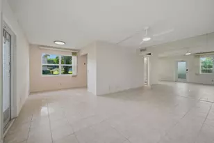 132 Cambridge F, West Palm Beach, FL 33417 - Photo 3