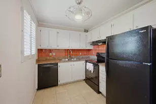 132 Cambridge F, West Palm Beach, FL 33417 - Photo 7