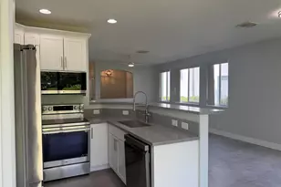 3251 Laurel Ridge Cir, Riviera Beach, FL 33404 - Photo 5