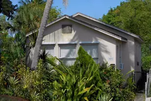 305 S F St, Lake Worth, FL 33460 - Photo 1