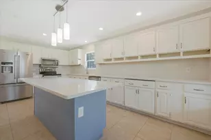 1040 Wild Cherry Ln, Wellington, FL 33414 - Photo 15