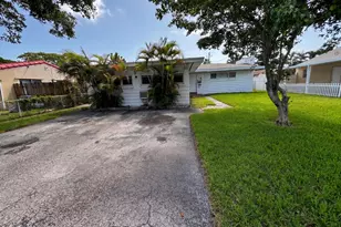 1711 N 17th Ct, Hollywood, FL 33020 - Photo 5