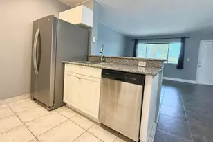 1625 Meadows Cir W, Boynton Beach, FL 33436 - Photo 3