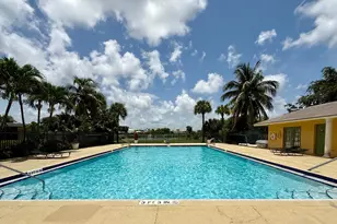 1625 Meadows Cir W, Boynton Beach, FL 33436 - Photo 11
