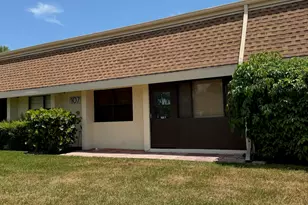 107 Half Moon Cir, Jupiter, FL 33458 - Photo 3