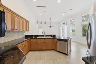 2644 Miller Ct, Weston, FL 33332 - Photo 9