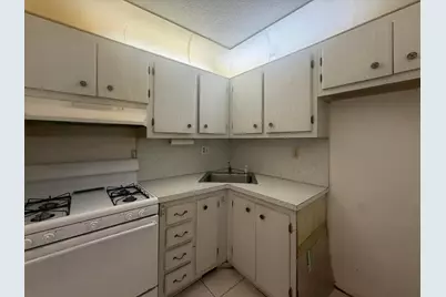 20210 NE 2nd Avenue #V14, Miami Gardens, FL 33179 - Photo 7