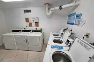 1000 St Charles Pl, Pembroke Pines, FL 33026 - Photo 25