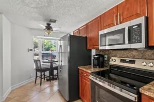 7127 Woodmont Way, Tamarac, FL 33321 - Photo 5