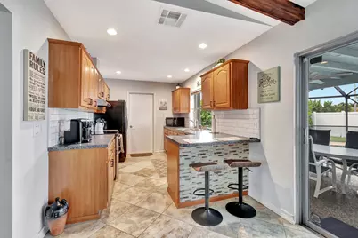 577 SW 24th Avenue, Boynton Beach, FL 33435 - Photo 9