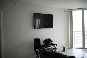 325 S Biscayne Blvd, Miami, FL 33131 - Photo 15
