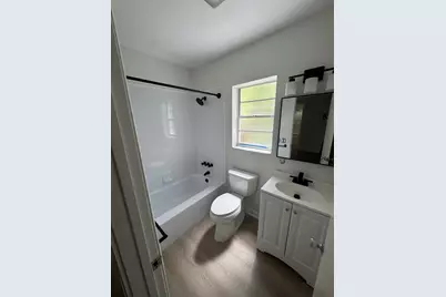 1640 NE 4th Place, Fort Lauderdale, FL 33301 - Photo 11