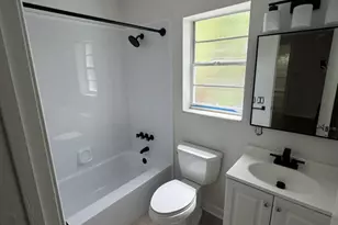 1640 NE 4th Pl, Fort Lauderdale, FL 33301 - Photo 11