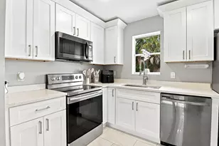 1217 W 32nd St, Riviera Beach, FL 33404 - Photo 9