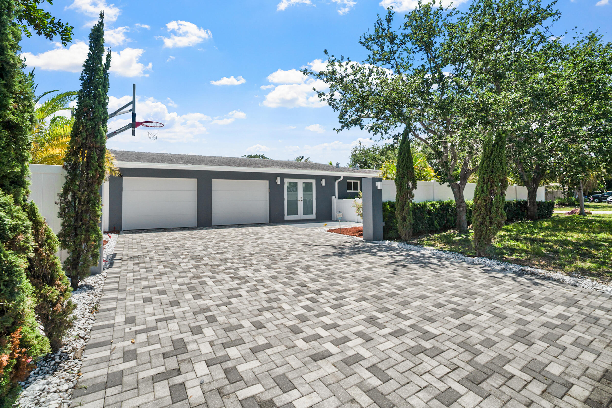 5496 NE 22nd Ave - 5496 NE 22nd Ave, Fort Lauderdale, FL 33308 Luxury Property | Jose Angel Pina
