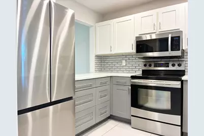 2204 NE 36th Street #Apt 26, Lighthouse Point, FL 33064 - Photo 5