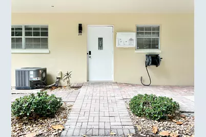 2204 NE 36th Street #Apt 26, Lighthouse Point, FL 33064 - Photo 3