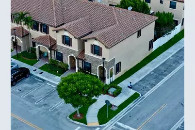 9207 W 33rd Lane, Hialeah, FL 33018 - Photo 3